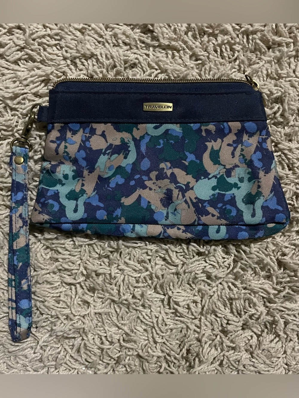 Travelon Abstract Blue and Green Wallet/ Purse RFID Technology New Wristlet